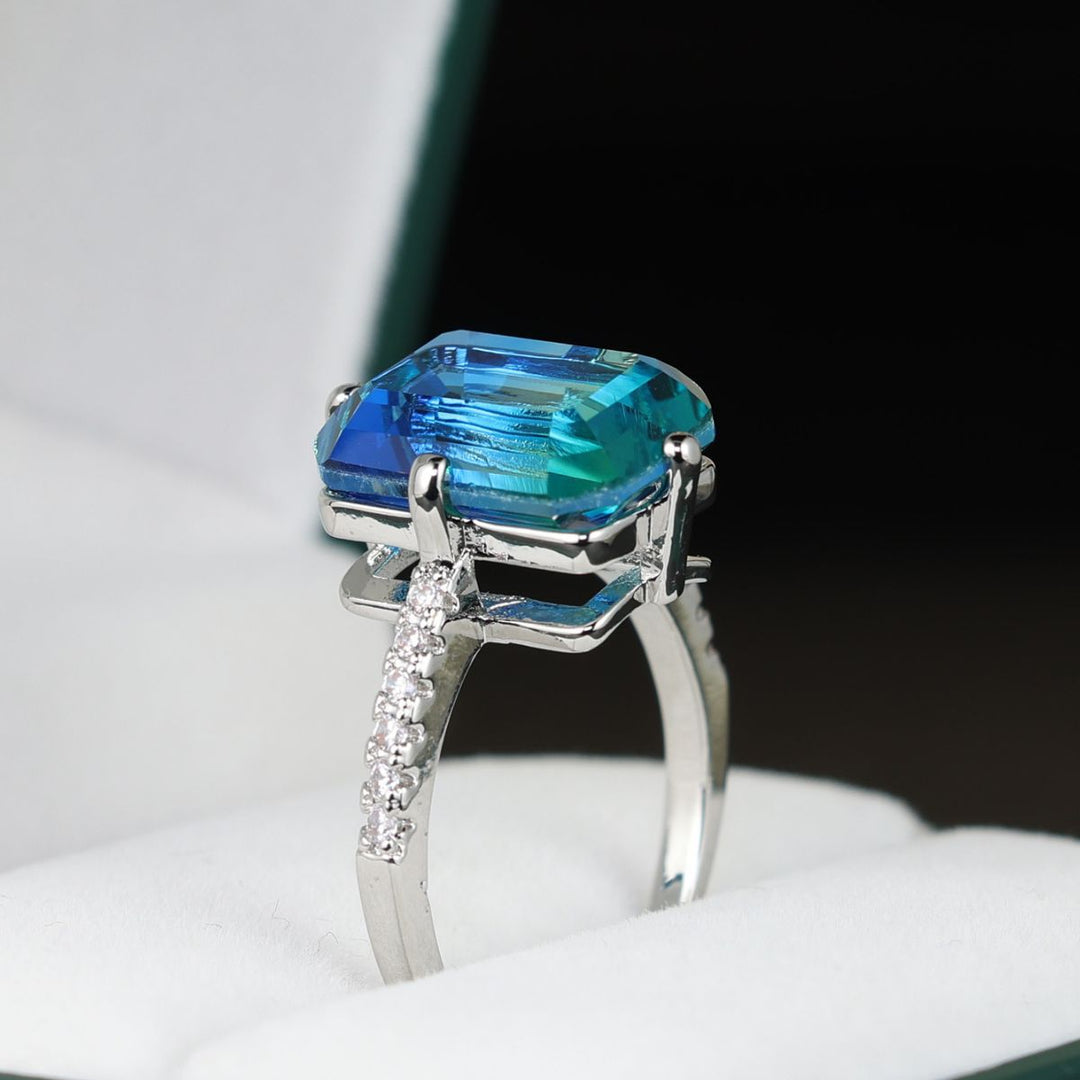 Vintage blue crystal ring
