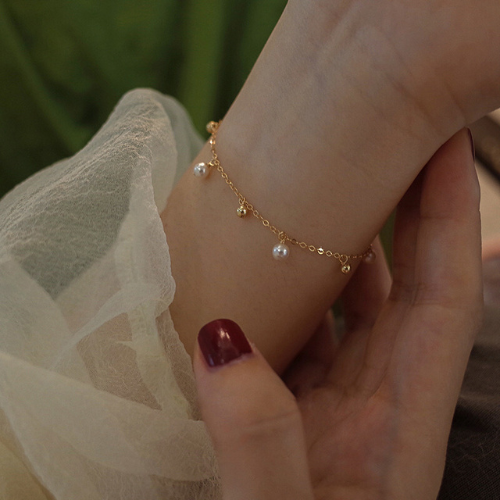 Freshwater pearl gold bracelet